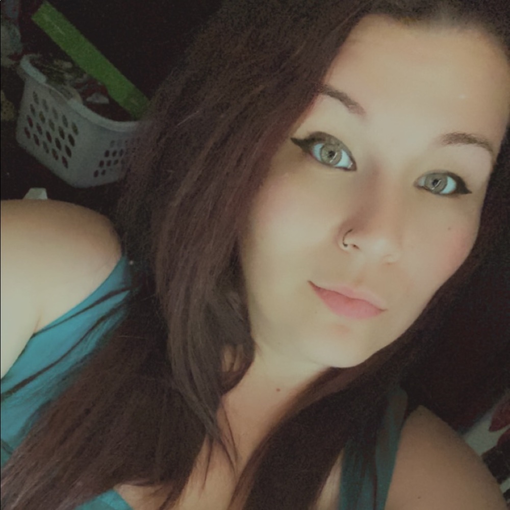 Meet your Posher, Alyssa